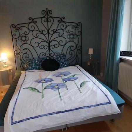 Lyxigt Rum Med Eget/Badrum Med Spa Kaensla Jönköping Exterior foto
